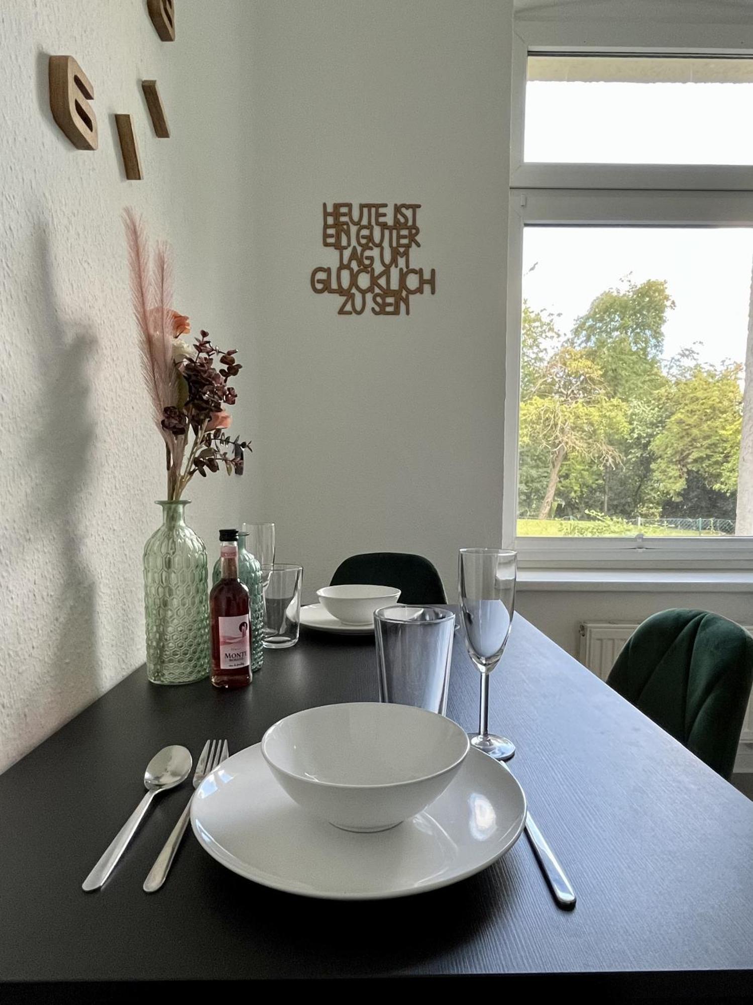Endless: Studio Mit Netflix + Workstation Im Zentrum Schwerin (Mecklenburg-Vorpommern) Exterior foto